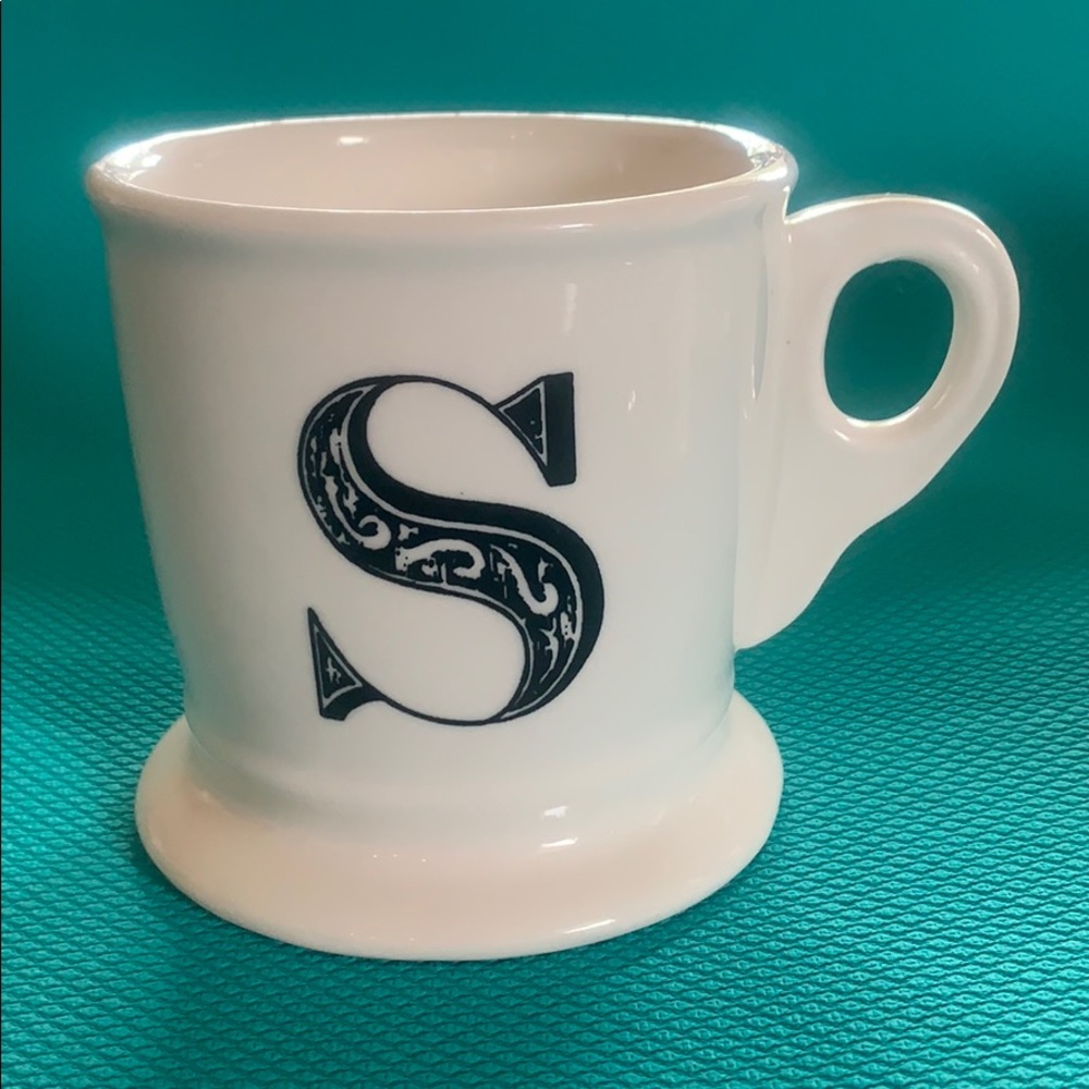 2/$10 Euc anthro monogram S, D, cups